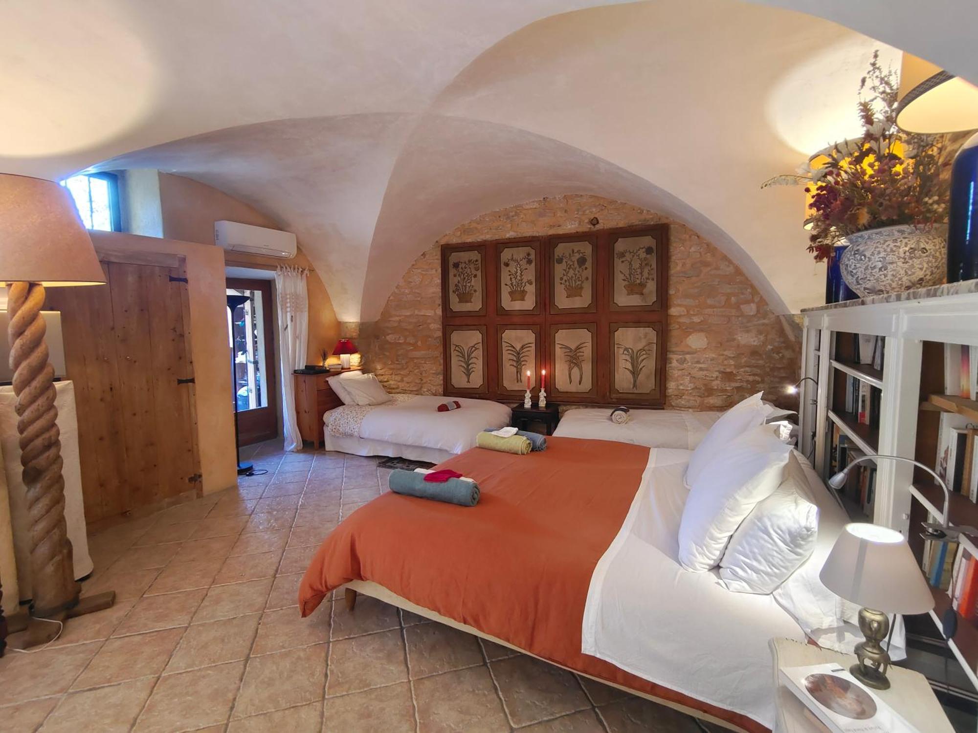 Rue Du Chateau A Cabrieres D'Avignon Bed & Breakfast Ngoại thất bức ảnh